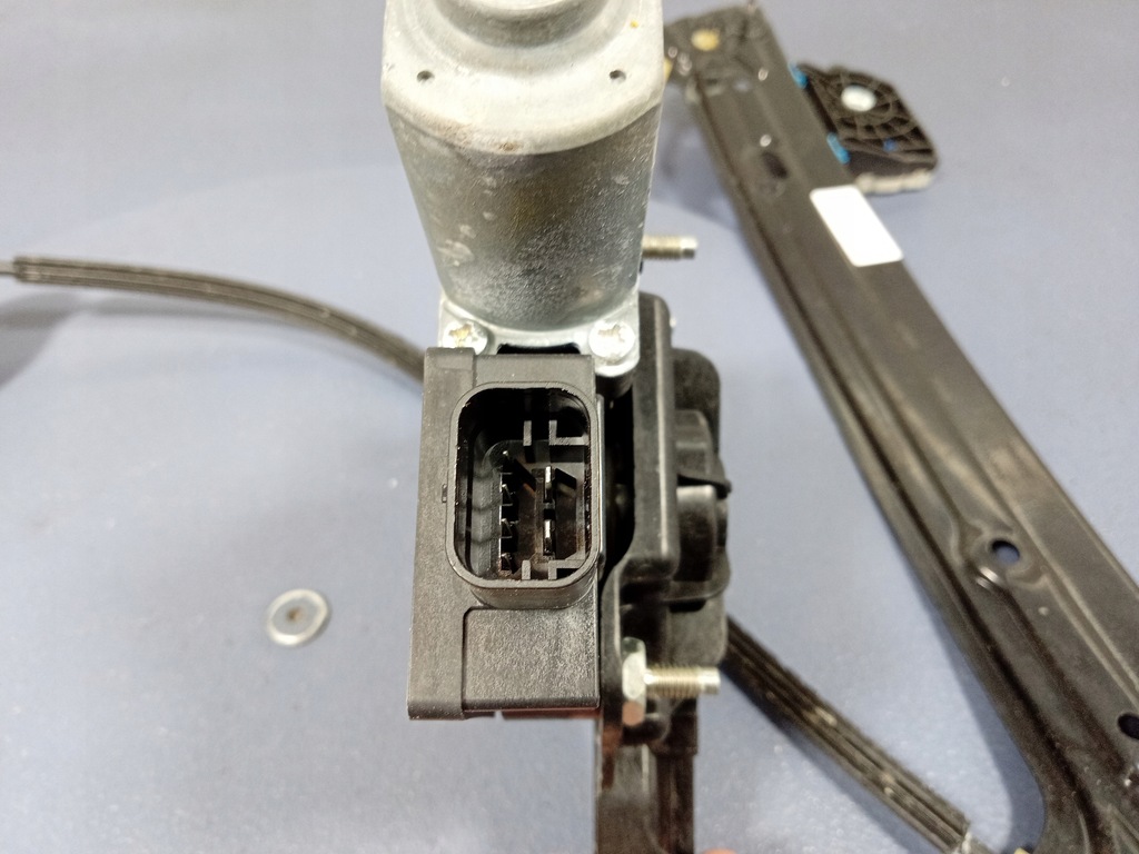 фото №5, Bmw 2 gc f44 підйомник скло перед правий 9851142