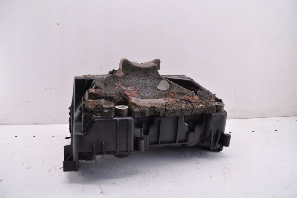 фото №9, Резонатор всмоктуючий vw touran 1t3 03c145650c 1.4l бензиновий 103kw 2011