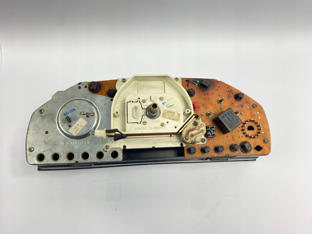 Купить Панель приборная панель mercedes w124 1245420011 1245401348