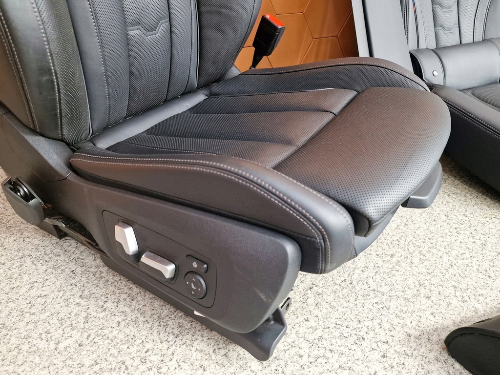 фото №8, Bmw 8 g16 салон сидіння чорні шкіра merino вентиляція bowers шторка