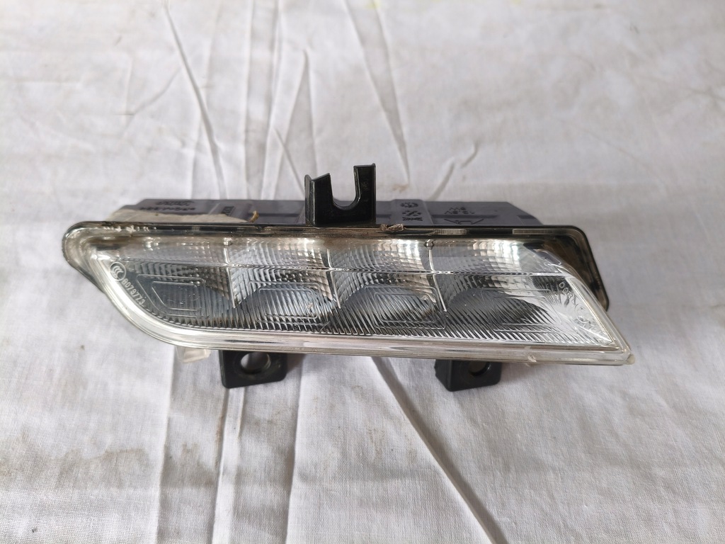 фото №1, Renault captur i clio iv противотуманная фара правый 26600041r