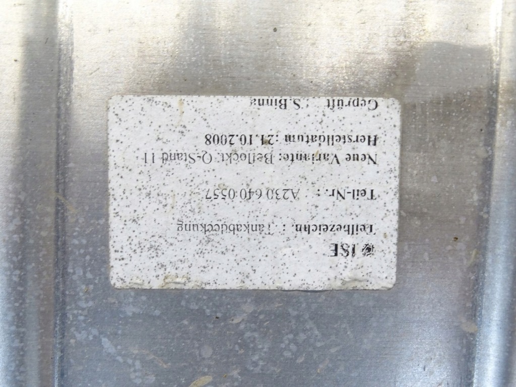 Защита бака топлива mercedes sl w230 r230 a2306400557 Оригинал