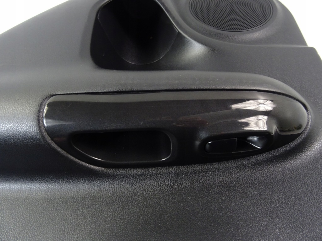 Juke f15 рестайлинг  обшивка обивка дверь правая  задний 829001kb0a 829221kb0a Недорого