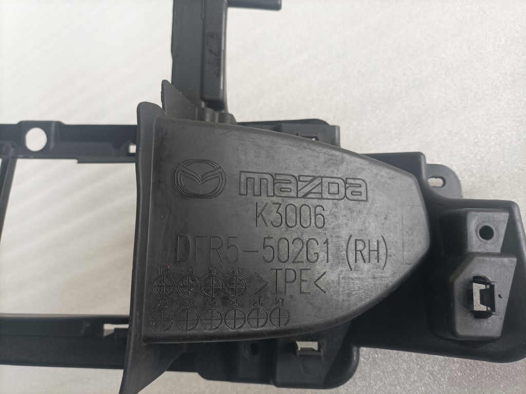 фото №9, Mazda cx30 решітка середня бампера dfr5-502g1