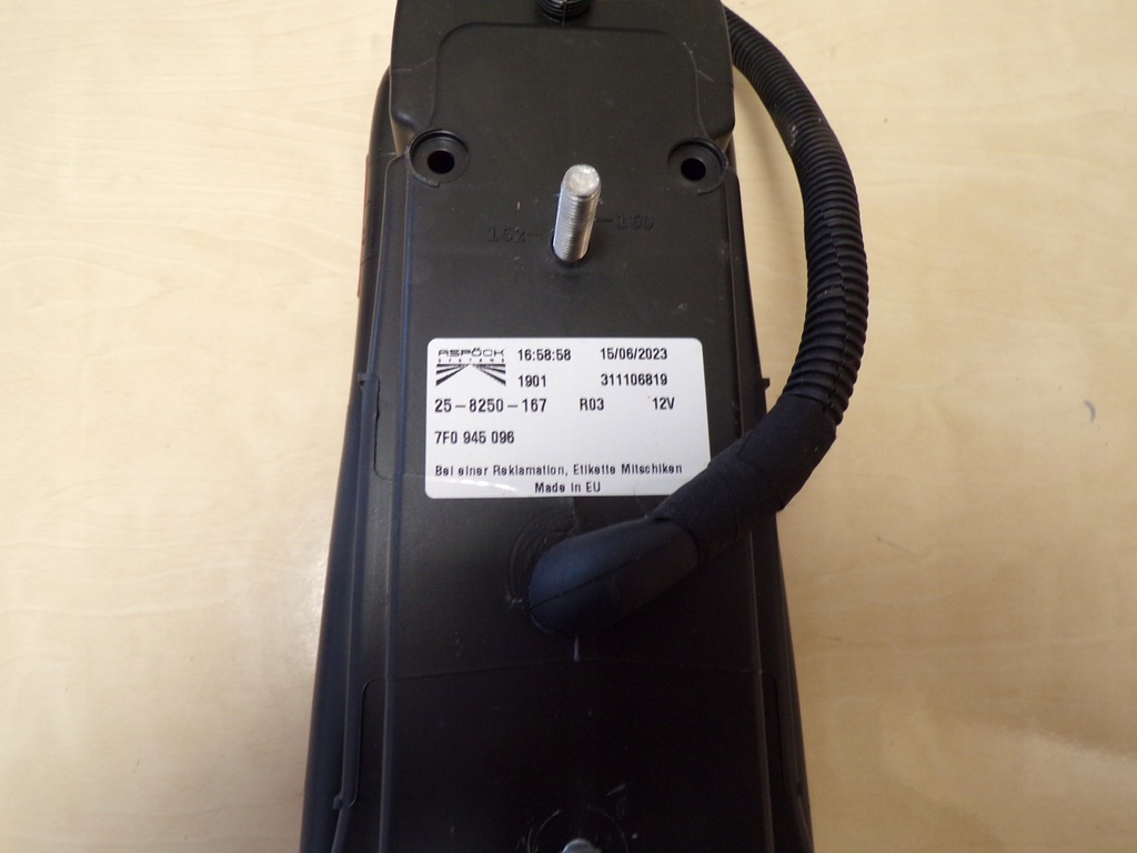 фото №10, Vw t6 t6.1 lift 16- лампа задняя правая nowa оригинальная do рамы коробки