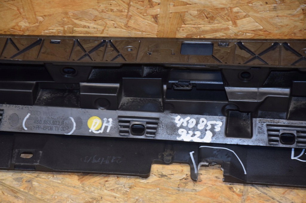 фото №12, Молдинг порог накладка правая карбон audi r8 4s ii lift lz7s 4s0853860 19-