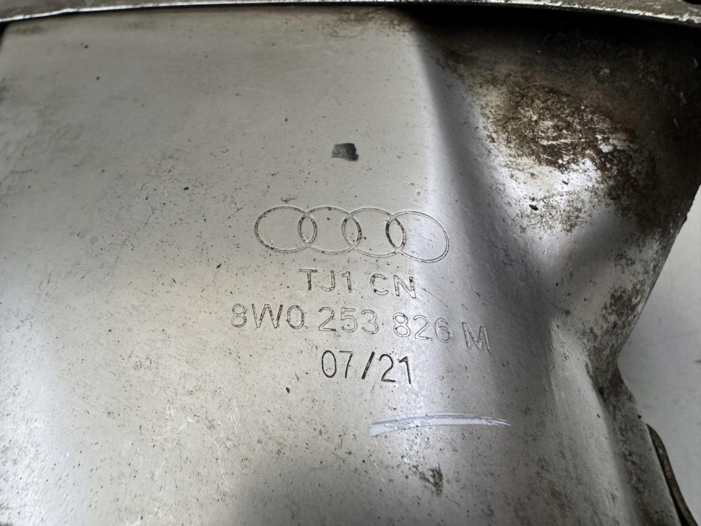 Audi оригінальний номер a4 b9 8w права наконечник вихлоп задній 8w0253826m Недорого