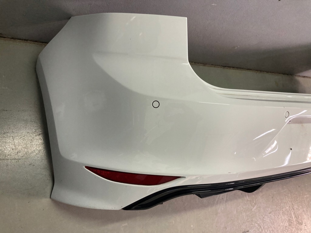 Бампер задня vw golf vii r line hb lc9a Ціна