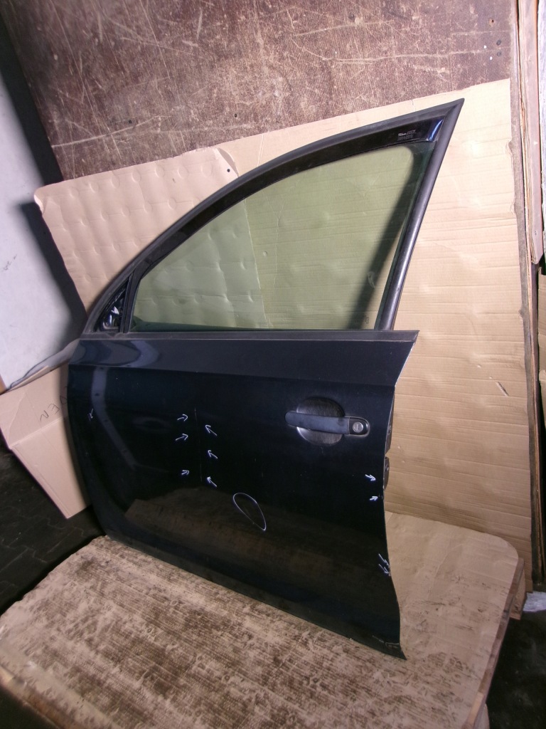 Двері ліва перед skoda rapid 2015r 1.2tsi седан Ціна