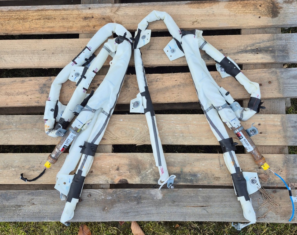 Купить Шторка безопасности левая оригинальная tesla 3 655019200b