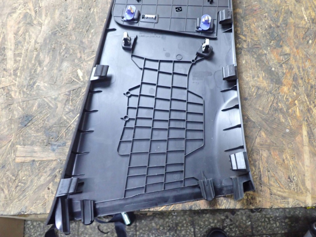 Элемент  отделка стойка renault clio v левая сторона в Украине