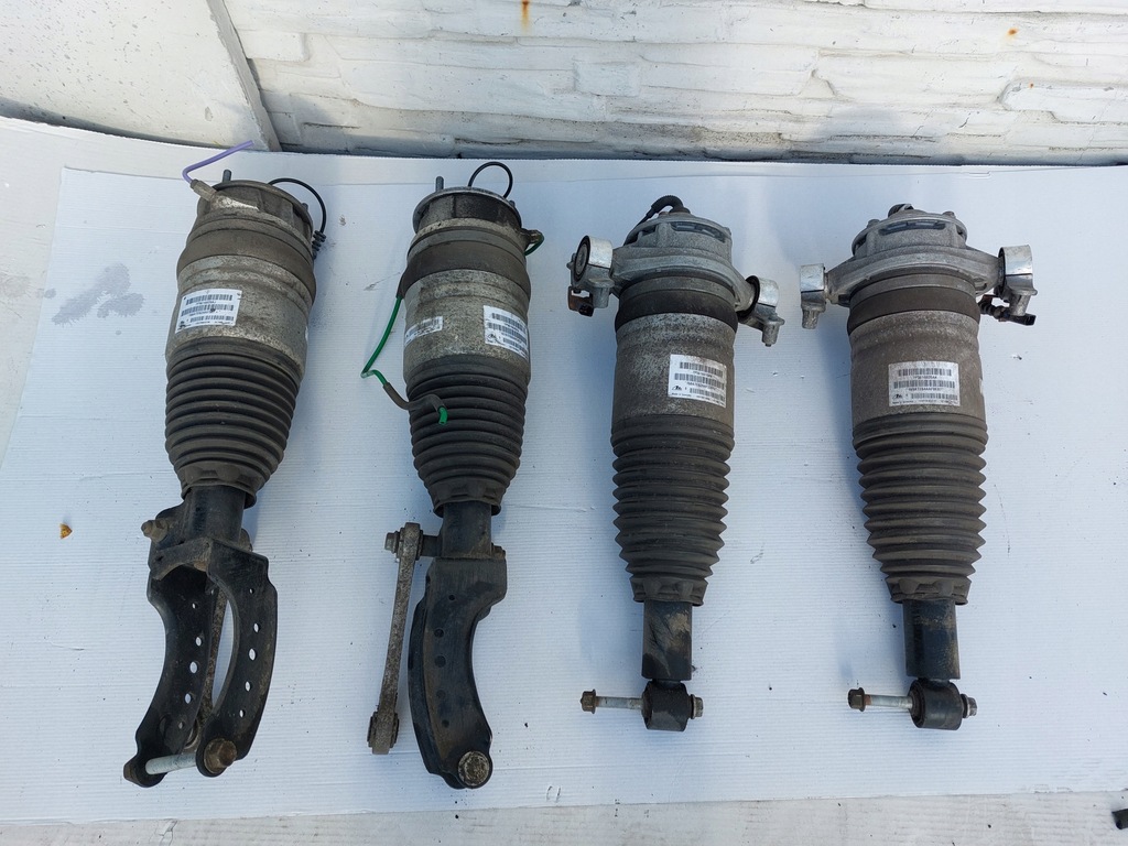 фото №1, Cayenne ii 7p5 амортизатор правий перед 7p5616040aj