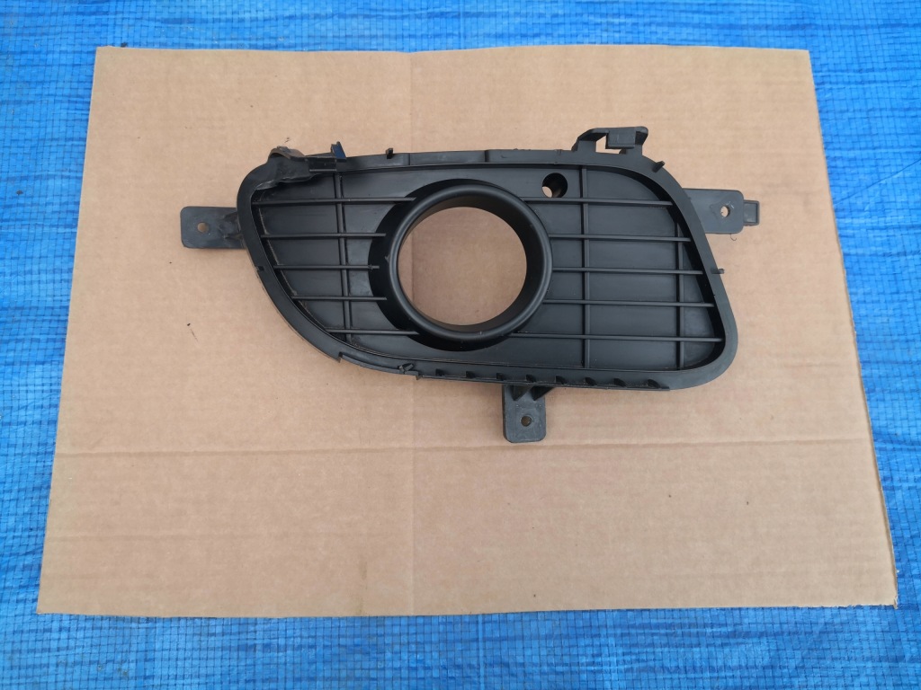 фото №1, Mercedes a klasa w169 решётка правая бампер перед