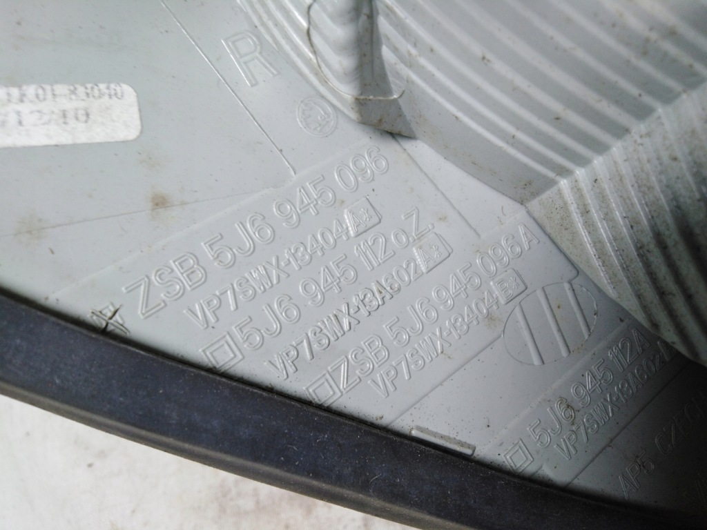 Skoda fabia 2 рестайлінг  hb 10r фара праві задній 5j6945096 оригінал Київ