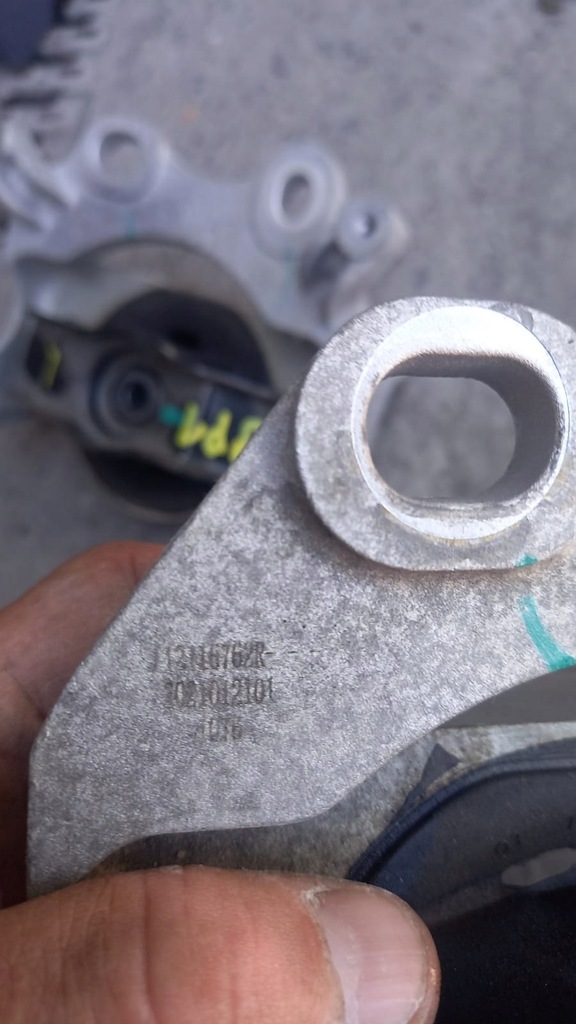 фото №5, Кронштейн подушка двигуна dacia spring