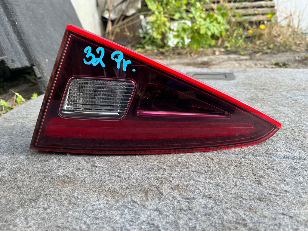 фото №1, 32 alfa romeo giulia лампа задняя правая крышка багажника