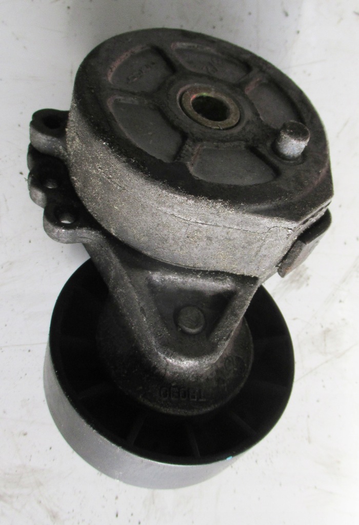 фото №2, Citroen c5 i lift 2.0 hdi натяжитель ремень ролик