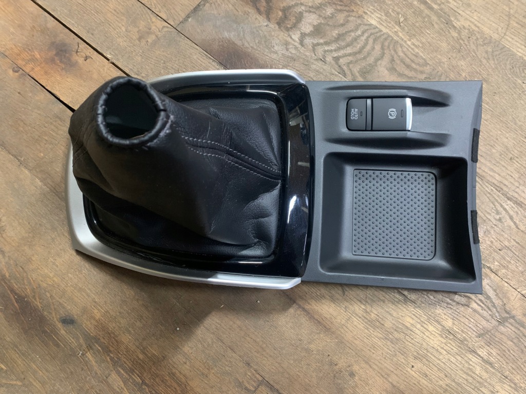 фото №1, Nissan x-trail t32 рамка передач туннель чехол