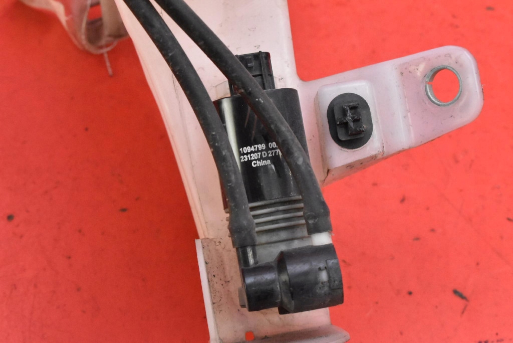 Бачок омывателя toyota yaris 4 iv 1.5 12v 125 km 20- Недорого