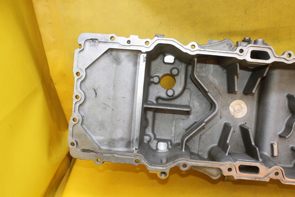 фото №12, Поддон масляная aston martin 5.2 b v12 tvin turbo hy53-6675-ab db11