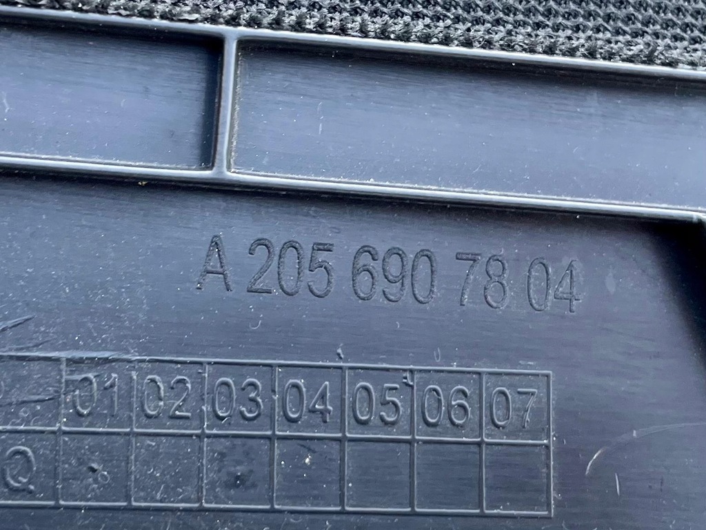 фото №8, Mercedes c-klasa w205 защита корпус обшивка стойка заднего c правая левая