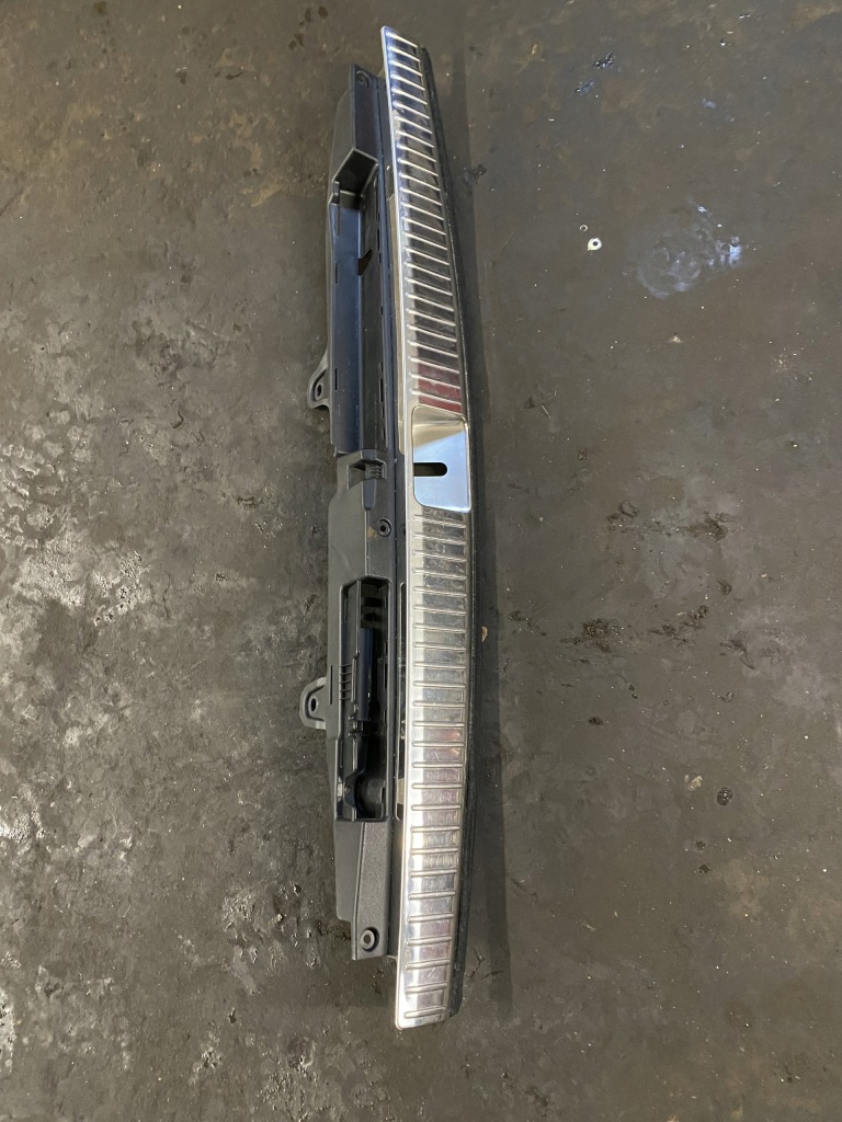 Купити Mercedes e 213 універсал захист поперечина багажника