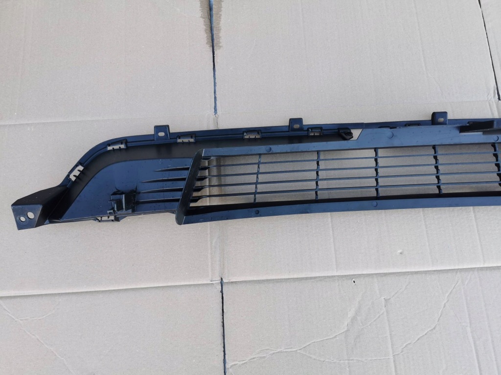 Купить Tesla model y рестайлинг  25- решётка нижняя бампера перед 1983889-00-d 193288300d