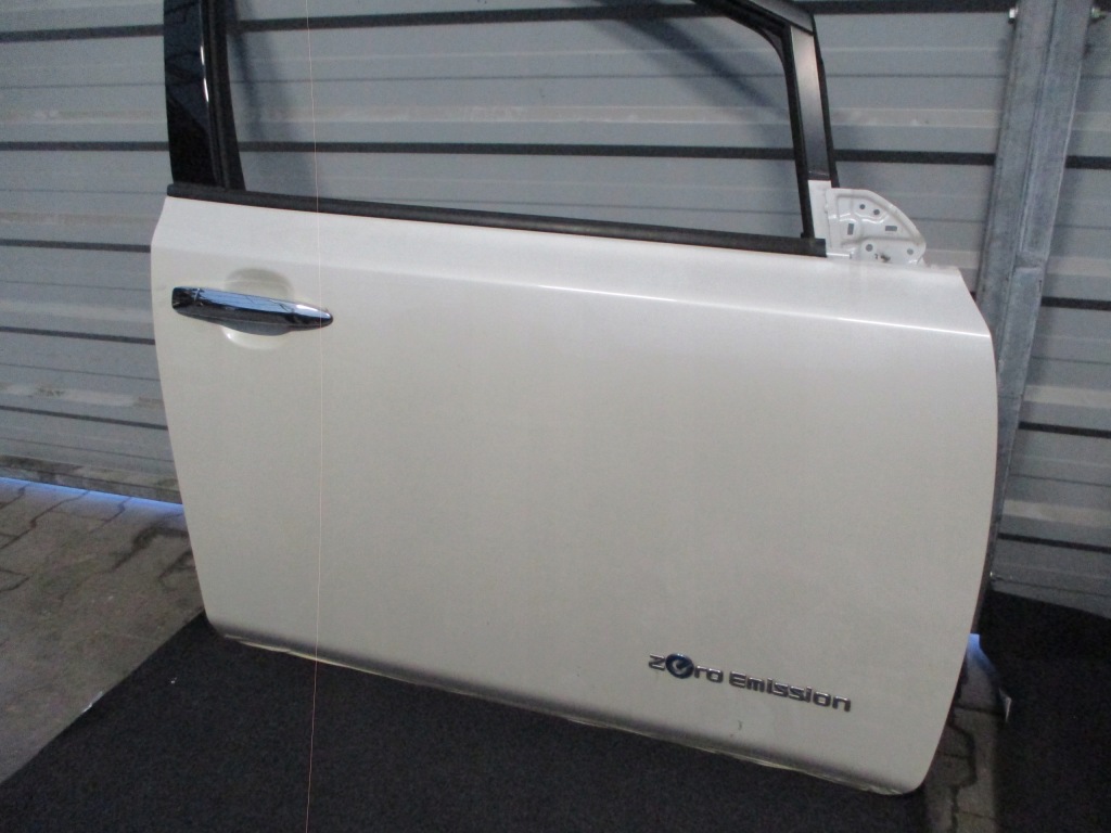 фото №2, Nissan leaf ii ze1 2017- дверь правое передние перед