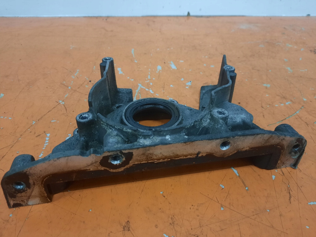 Audi a4 b6 2.0b 00-05 корпус сальник вала 06b103153a alt в Украине