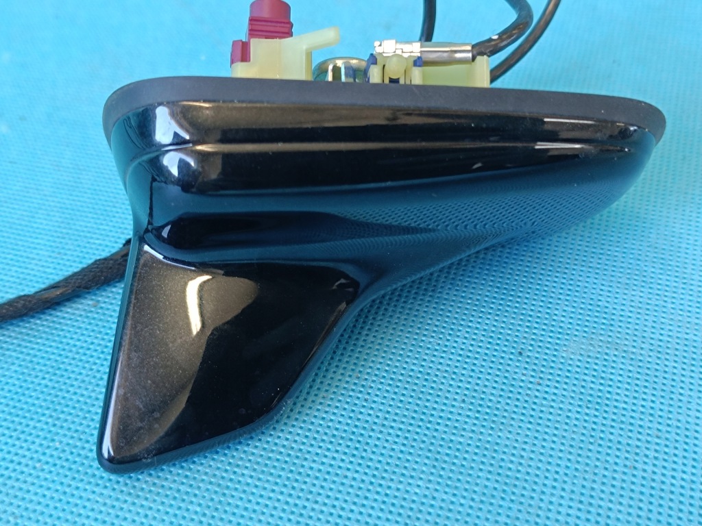 Купить Audi q8 e-tron 55 quattro 300kw 2019 r антенна кровельная плавник 4n0035503af