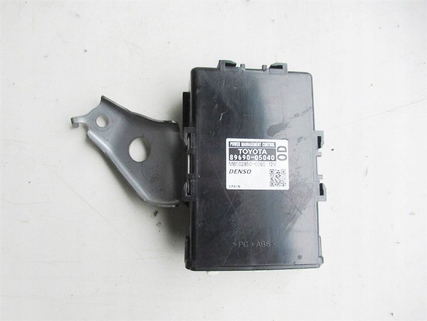 Купить Toyota avensis t27 модуль блок управления 89690-05040