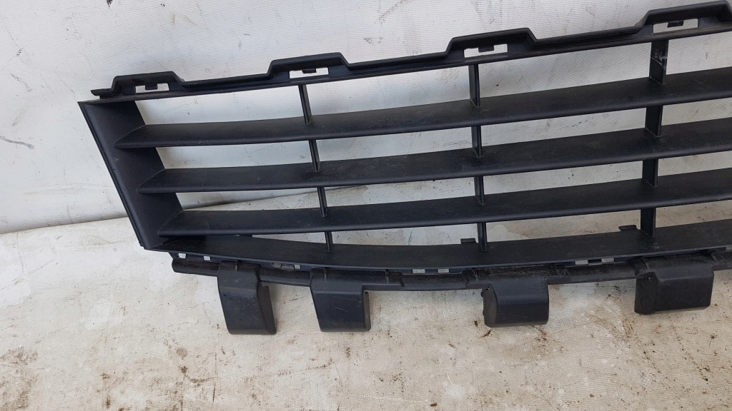 Решётка угол бампера перед renault megane 2 рестайлинг Оригинал