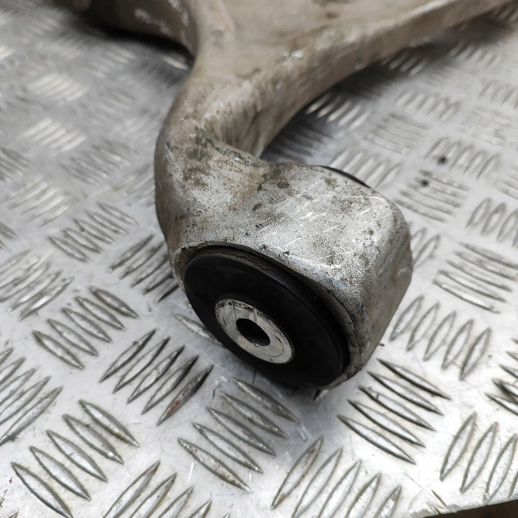 фото №6, Mercedes-benz gle w166 - c292 2017 правая сторона нижний рычаг передний