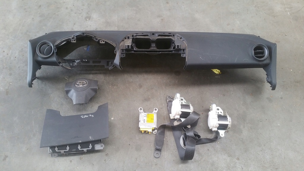 фото №1, Приборная панель подушки безопасности ремни датчик toyota rav4