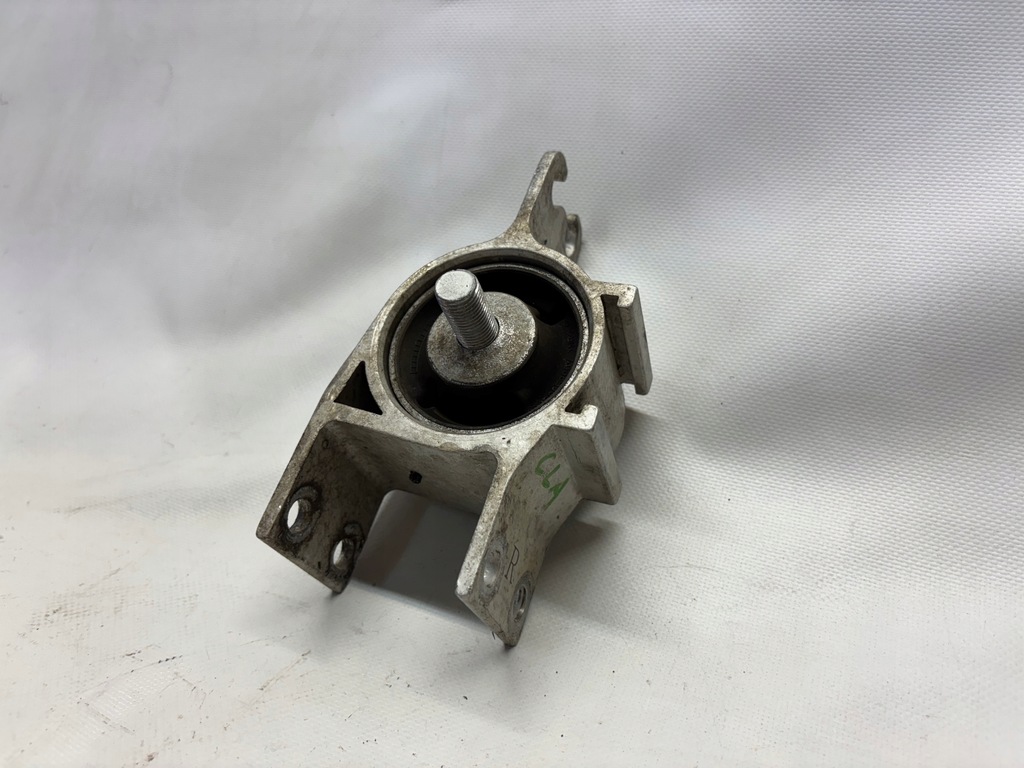 фото №6, Mercedes cla задняя втулка передний рычага