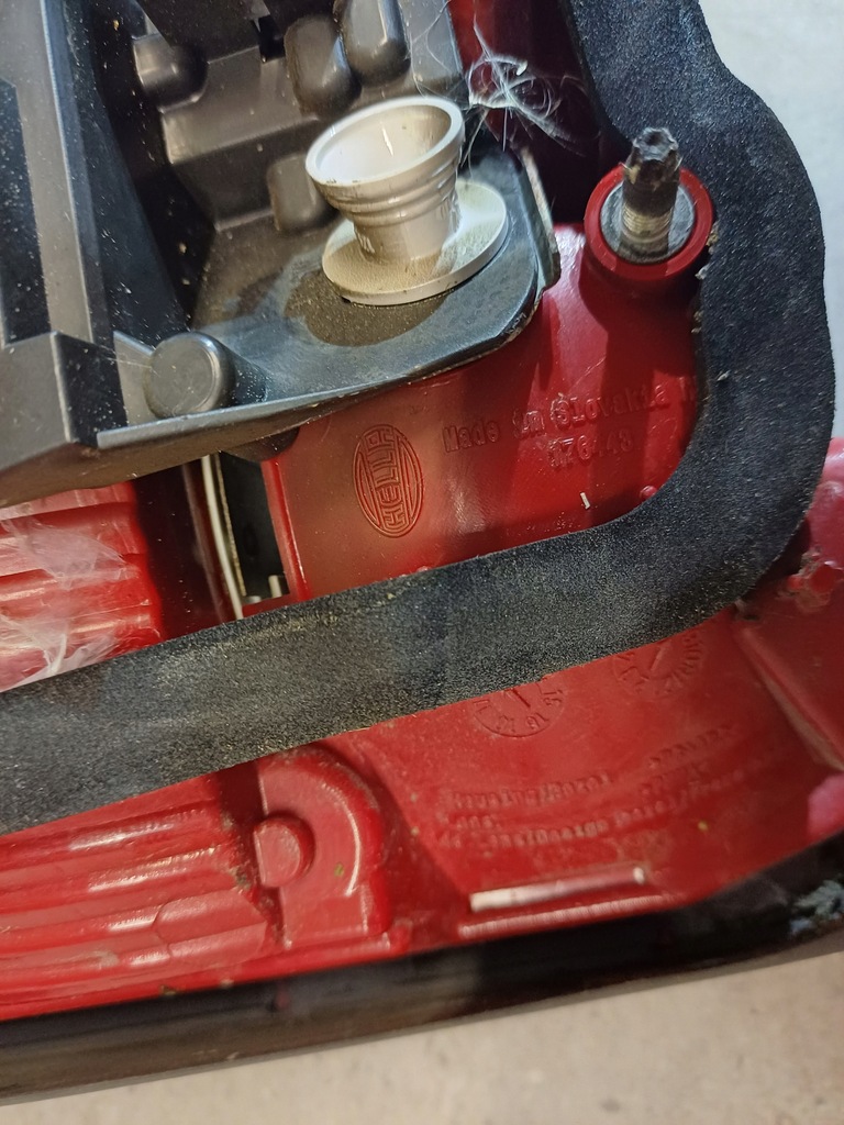 фото №7, Лампа правая w крышка vw touran ii hella