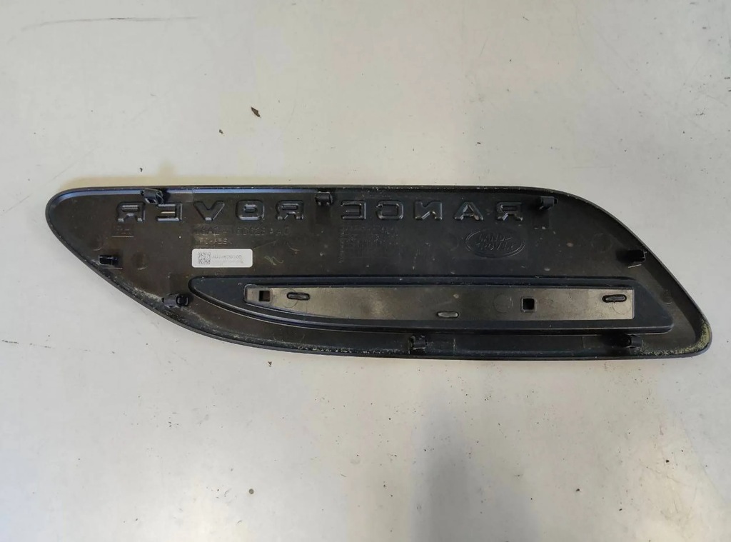 фото №2, Заглушка капот правая range velar l560 j8a2-16c628-dd