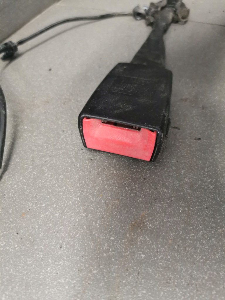 фото №5, Клипса поперечина перед audi a5 8k0857755f