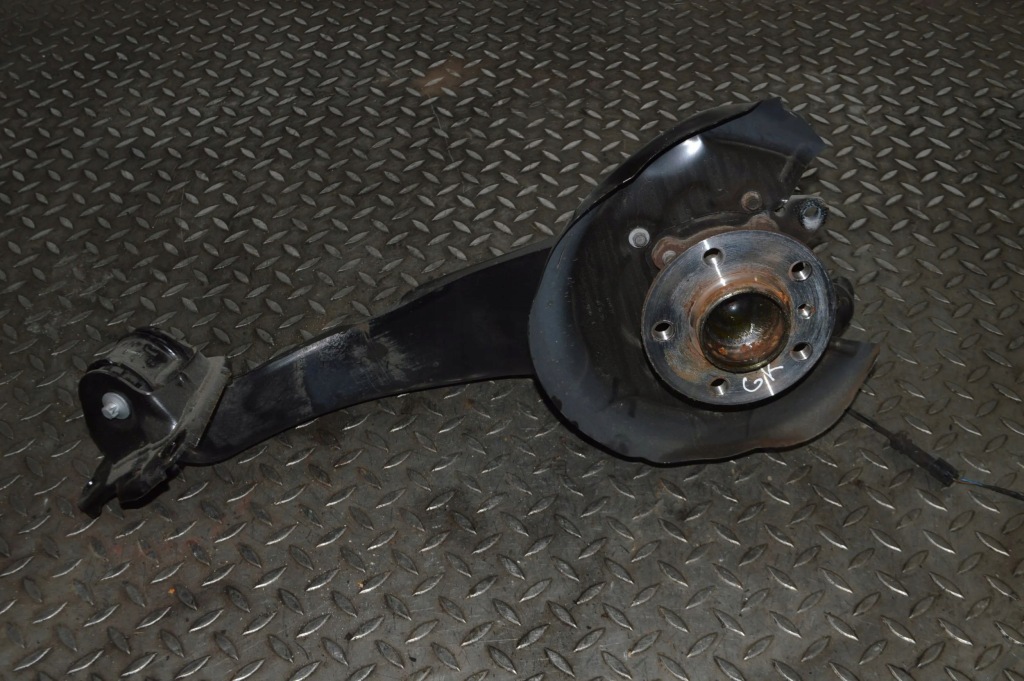 фото №1, Mini one - cooper f56 f55 2016 левая сторона ступица колеса заднего