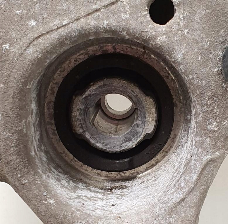 фото №11, Підрамник підрамник балка задня aston martin rapide