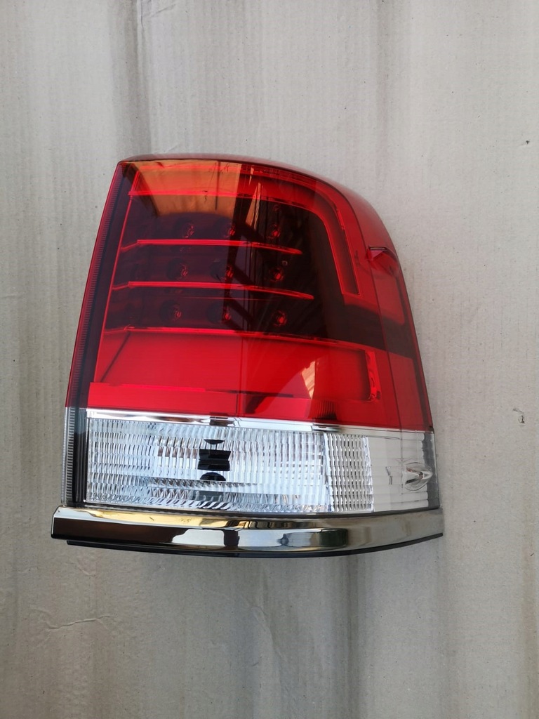 фото №1, Toyota land cruiser 200 v8 2017+ лампа задня права