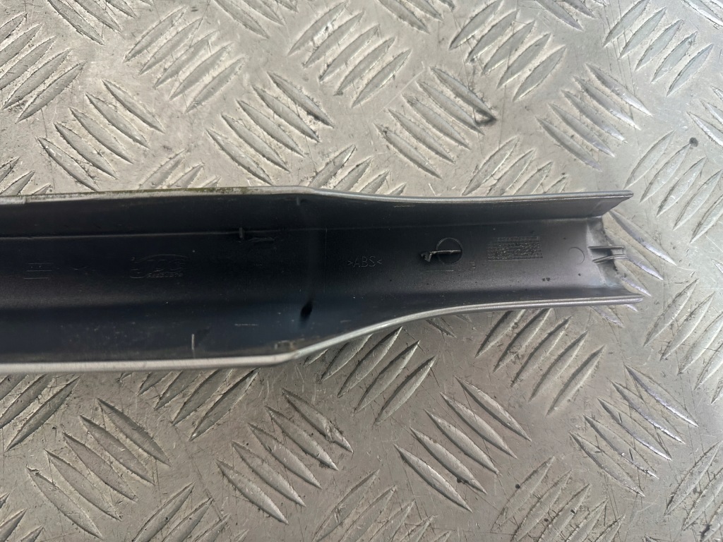 Renault megane 3 заглушка рейлінг ліве задні 738876878r Ціна