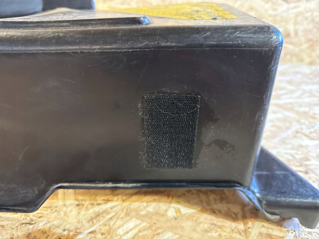 фото №8, Volvo s60 2002 крышка коробка аккумулятор