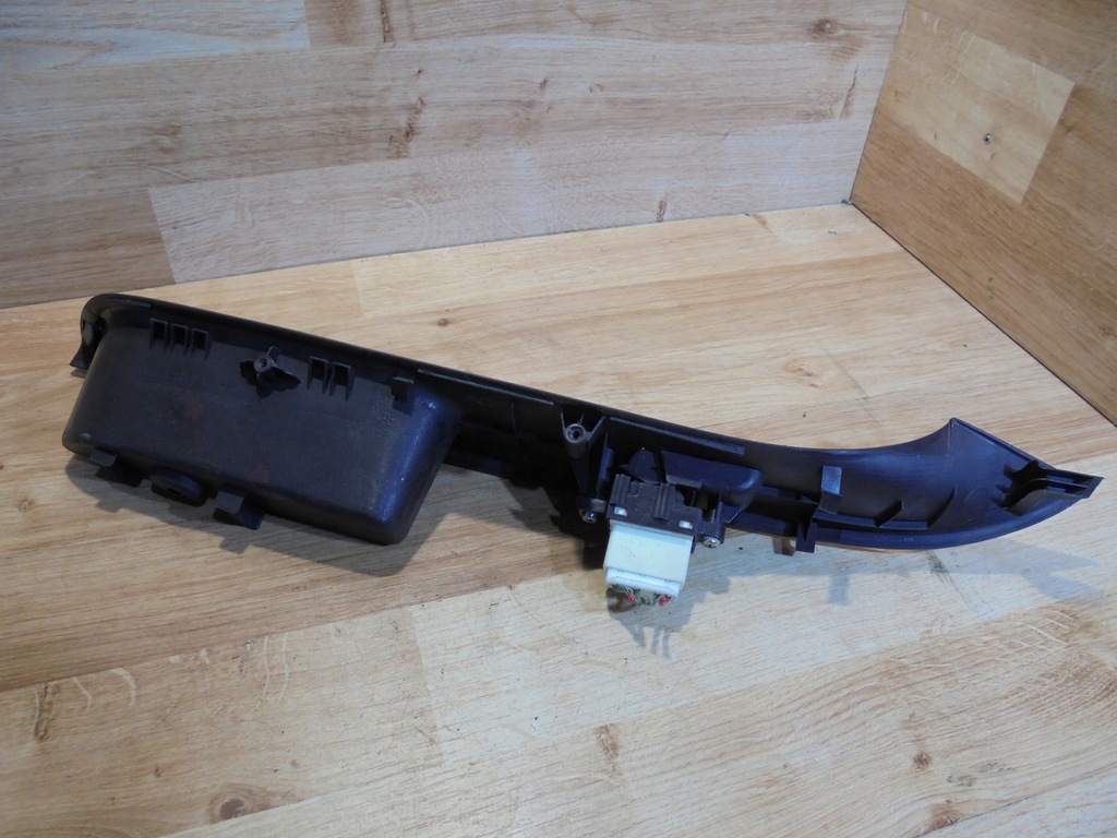 фото №11, Переключатель окон правый перед mazda 6 gg gj6a-684li