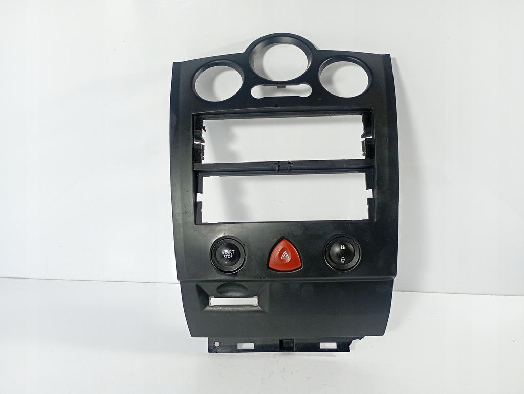 фото №1, Megane ii 2 02-09 рамка корпус радио оригинальный номер 8200178435