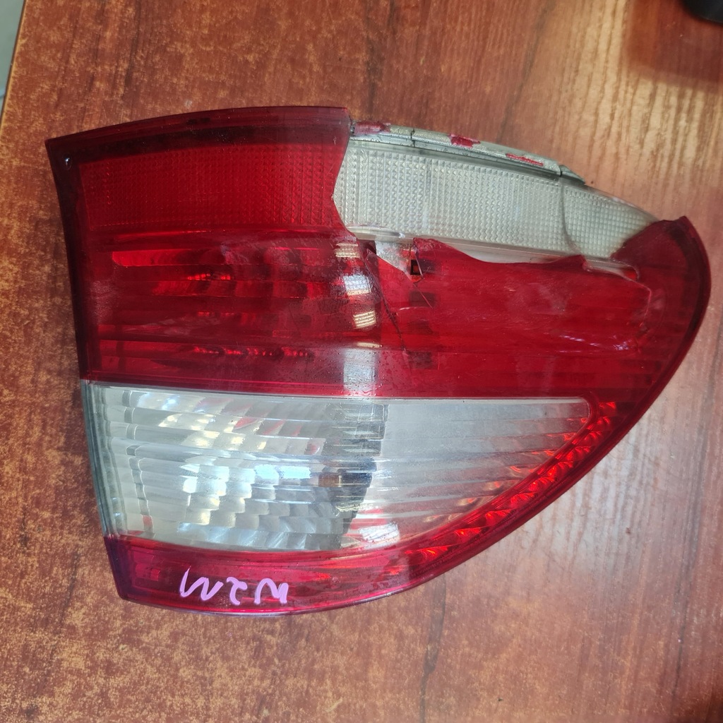 фото №1, Лампа лівий задня цоколь mercedes w211 lift led