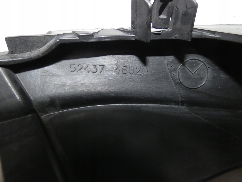 фото №15, Накладка-спойлер бампера передний правый lexus rx 668.