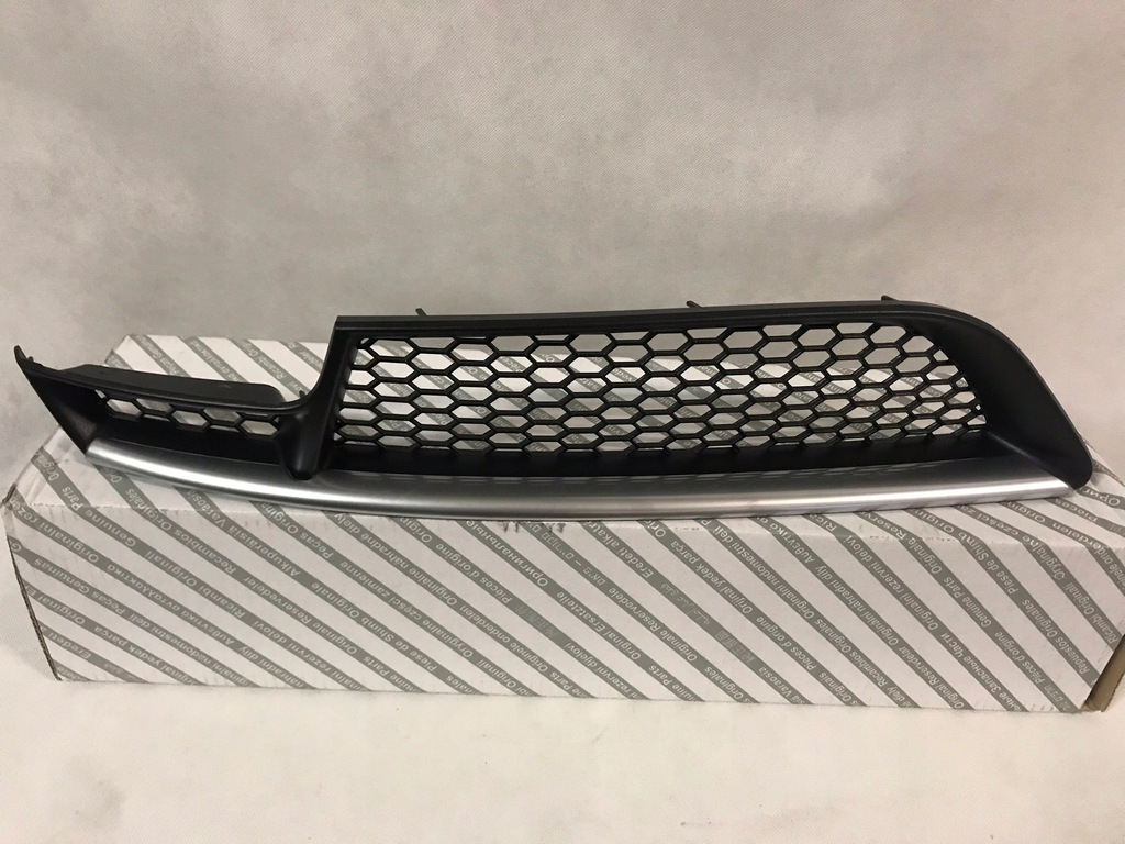 фото №1, Решітка бампера права alfa romeo gt