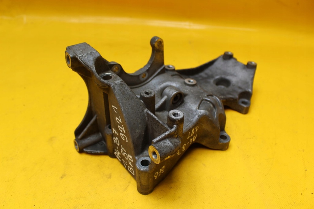 Купити Кронштейн генератора 06d903143c a4 b6 b7 1.8 t