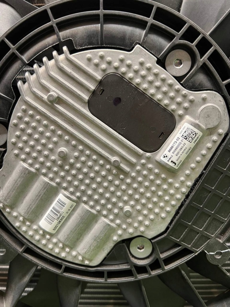 фото №11, Радиатор воды вентилятор комплект bmw x5 g05 x6 g06 x7 g07 50ex оригинальный